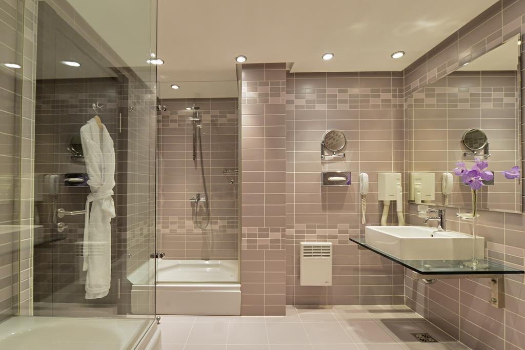 Panoramic One-bedroom Suite - High Floor