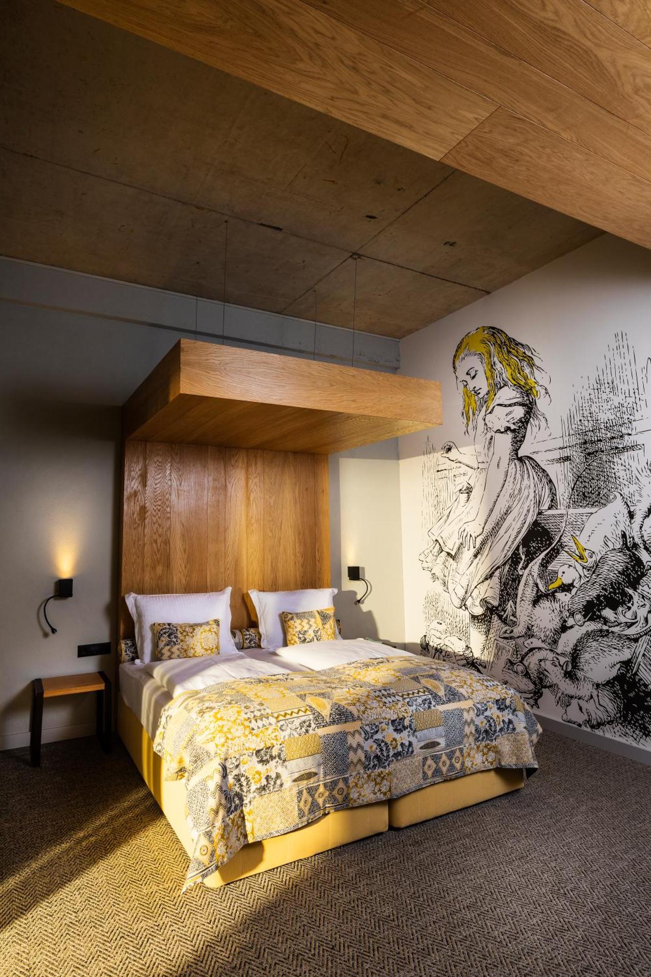 Standard Room,1543310512:JPEG