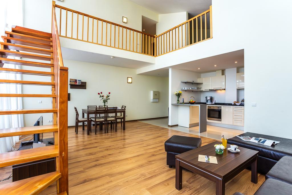 Three-Bedroom Lux Apartment,1280064967:JPEG