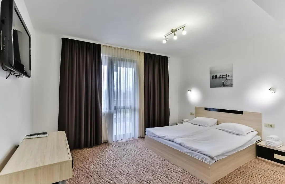 Hotel Champion-1