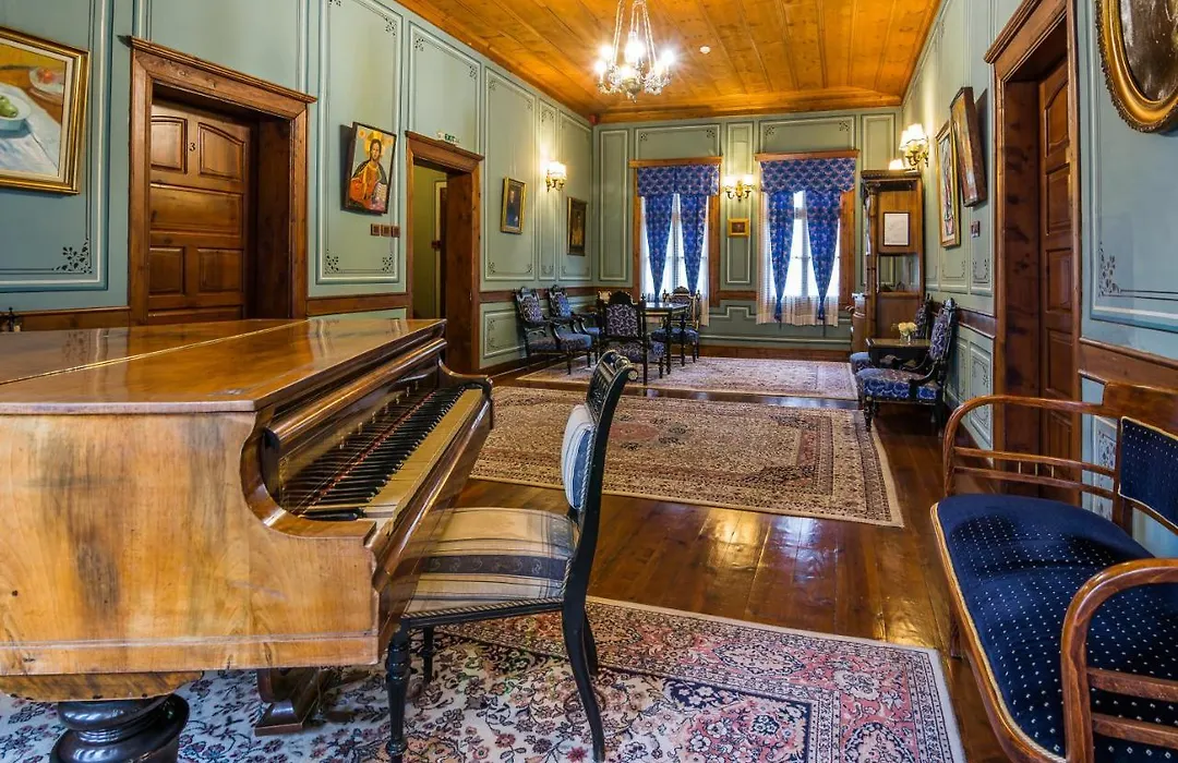 Old Legends Hotel-1