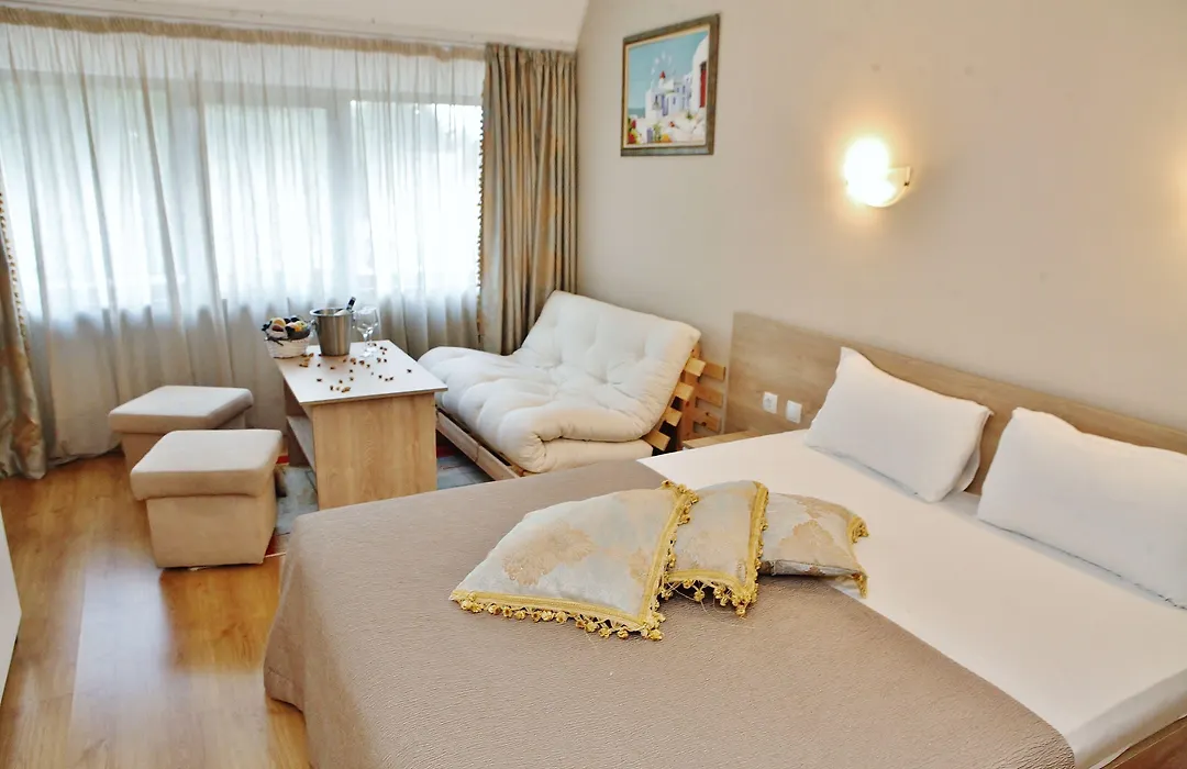 Moura Boutique Hotel By Asteri Hotels-1