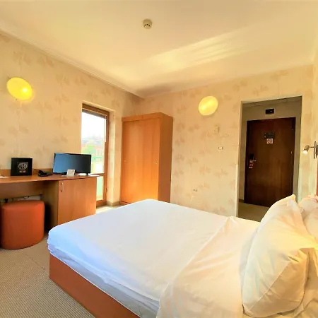 Light Hotel-2