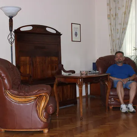 Casa Ferrari Bed & Breakfast-2