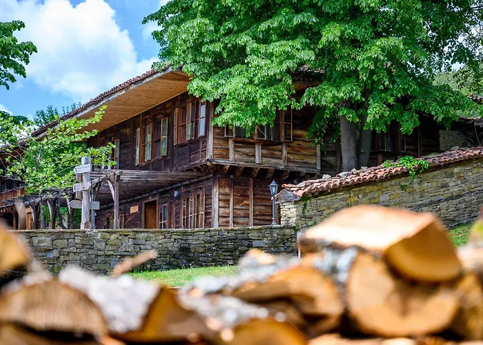 Guest Houses "Zlatna Oresha - Complex"