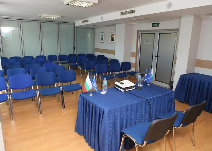 Varna hotels near Pantheon