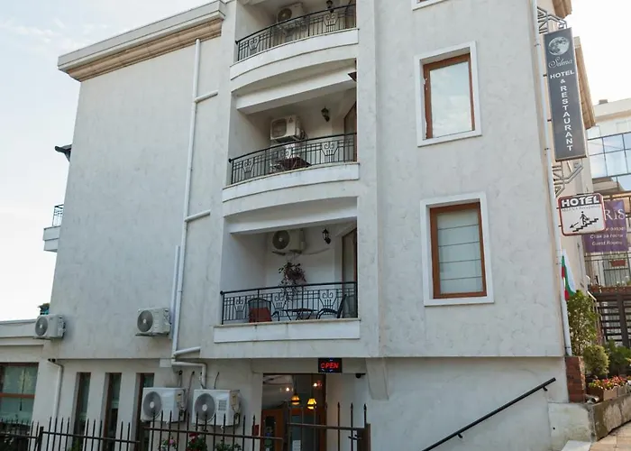 Selena Hotel