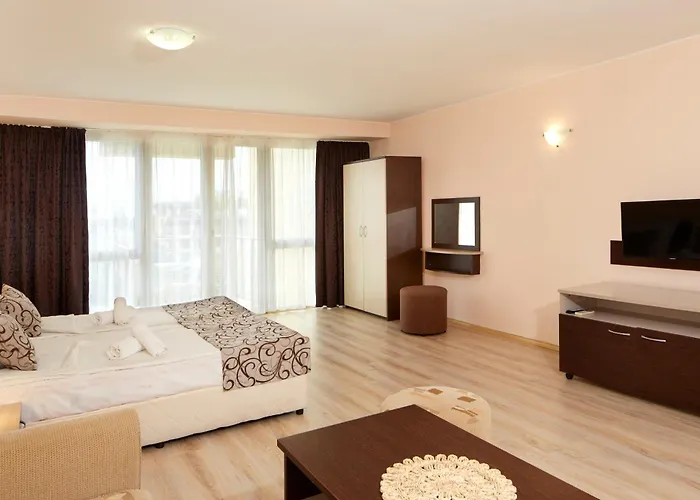 Sunny Beach hotels near Dance Club Mania