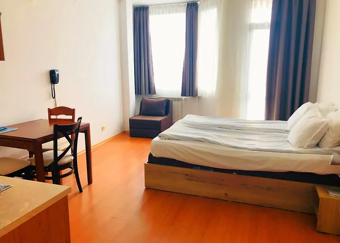 Flora Hotel - Apartments