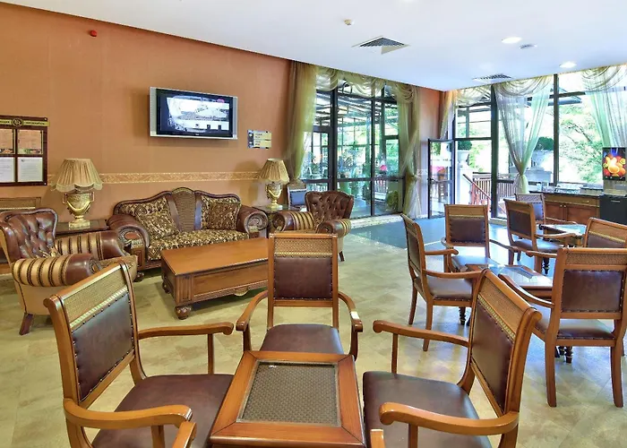 Estreya Residence Hotel