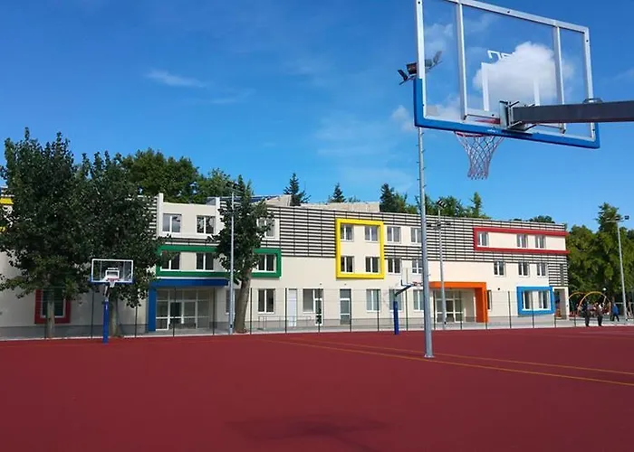 Младежки Център
