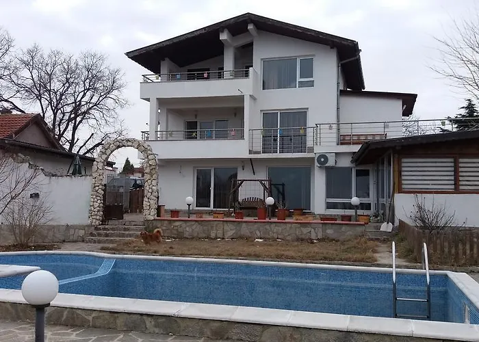 Villa Lucy