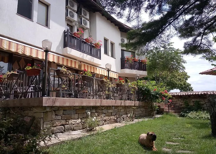 Family Hotel Elena